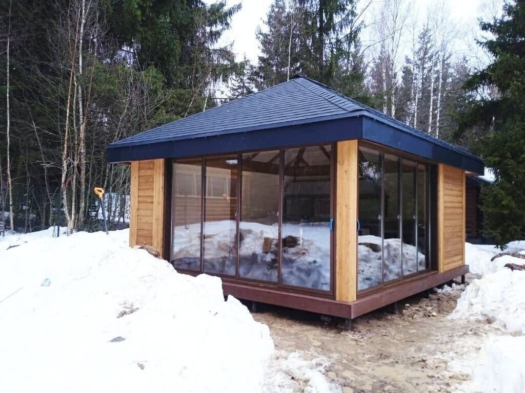Беседка застеклённая премиум 2618 — деревянная беседка, 6,0 × 5,0 м, 30 м²